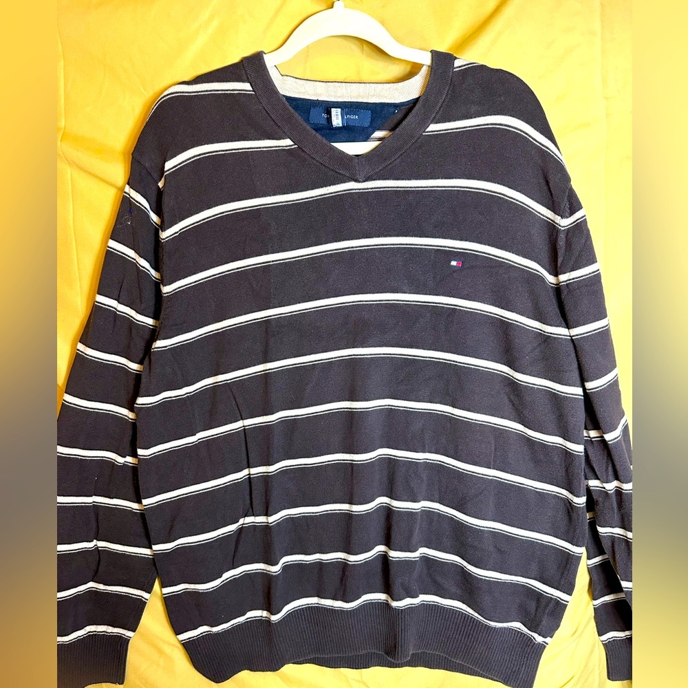 Tommy Hilfiger brown sweater size XL